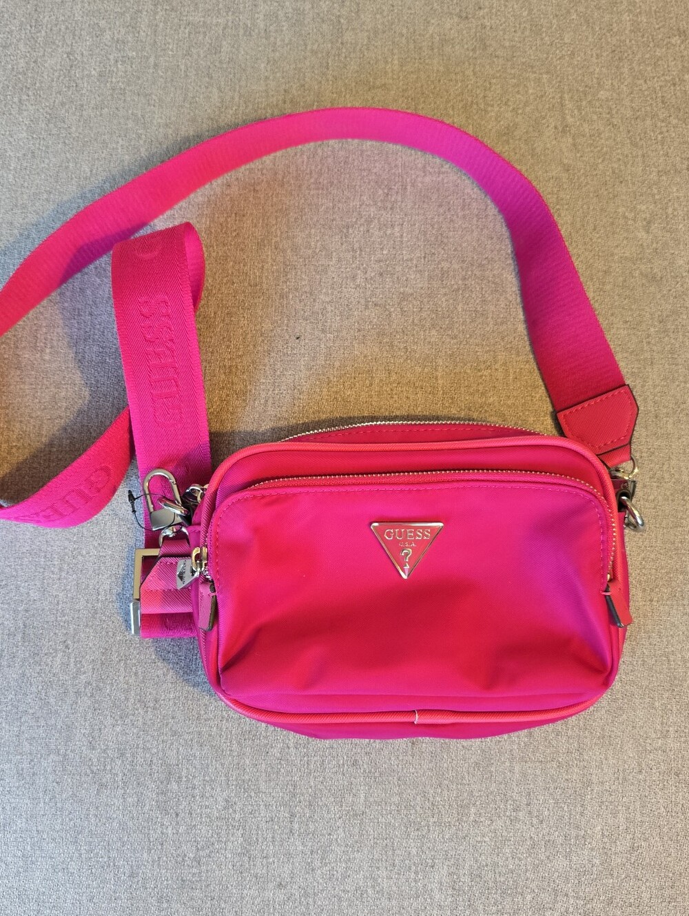 GUESS Hot Pink Crossbody Camera Bag - Picture 2 of 8